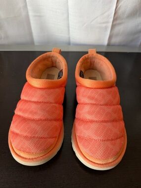 UGG Platform Slippers Orange – Women’s 8
